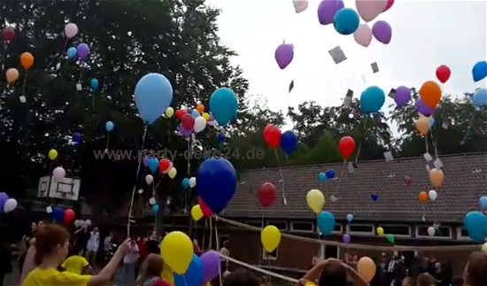 Ballonwettflug mit Helium Ballons