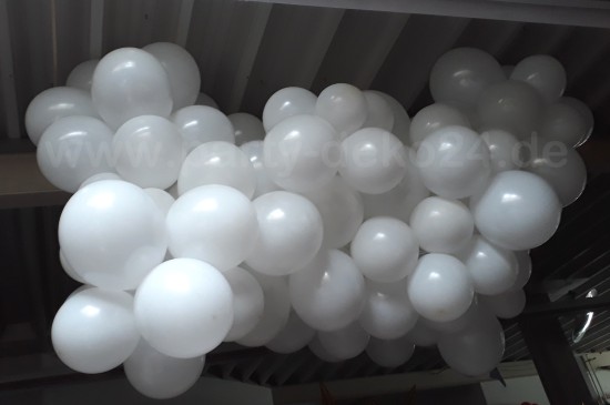 Ballonwolke: Wolke aus Luftballons