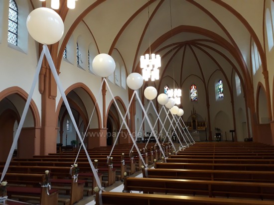 Hochzeitsballons Kirche: Zur Trauung die Kirche dekorieren