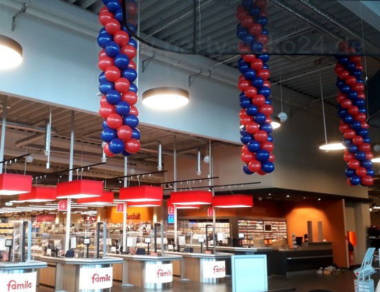 Ladeneröffnung Dekoration: Hängende Luftballonsäulen Ladeneröffnung Dekoration: Hängende Luftballonsäulen