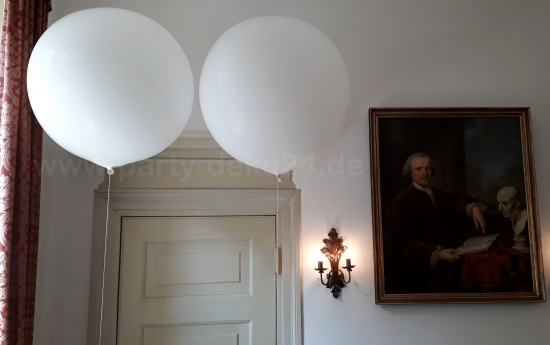 Riesenballons zur Hochzeitsdeko