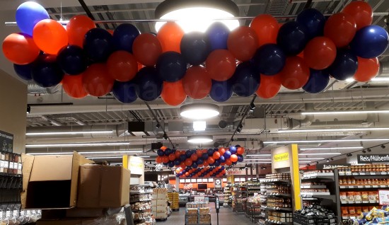 Werbung und Dekoration zur Eröffnung Werbung und Dekoration zur Eröffnung