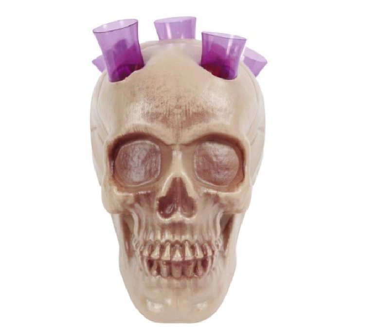 Totenkopf mit Schnapsgläsern